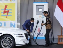 Presiden Jokowi Minta Pejabat Pusat dan Daerah Gunakan Mobil Listrik Untuk Kendaraan Dinas