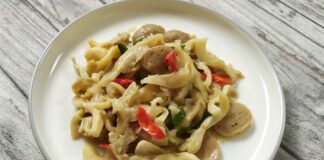 Ide Menu Sahur Praktis dan Bergizi Tumis Jamur Tiram Pentol Bakso