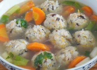 Sup Bola-Bola Ayam Kuah Bening Ide Menu Sahur Bergizi Disukai Seluruh Keluarga